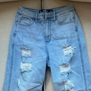 Hollister Ultra High-Rise Mom Jeans~ W25 L27